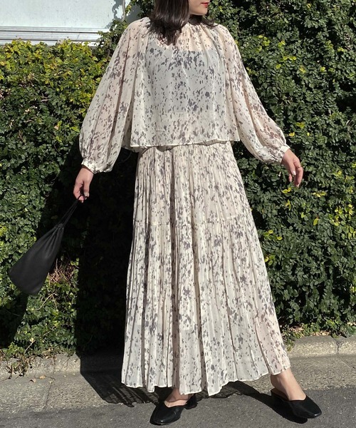 audrey and john wad（オードリーアンドジョンワッド）の「ペイントライクプリーツシフォンロングスカート（スカート・レディース・オフホワイト/ダークグレー/モカ・S/M）」の18枚目の写真