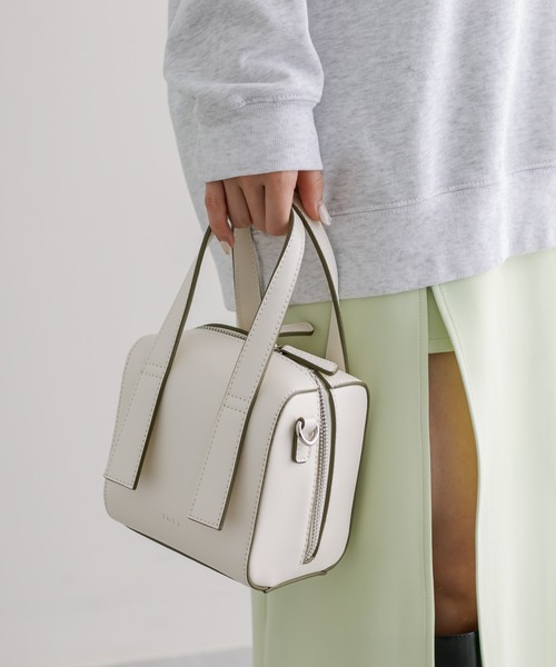 loti（ロティ）の「loti ミニボックスボストンBAG（ショルダーバッグ・レディース・ブラック/ライム/オフホワイト・ONE SIZE）」の2枚目の写真