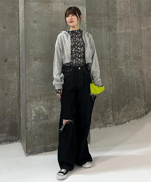 EPIMI E'PIMMY(エピミエピミー)の「ハイネックフラワーシアートップス(Tシャツ/カットソー・レディース・ネイビー/ベージュ/ブラック・MEDIUM)」の7枚目の写真