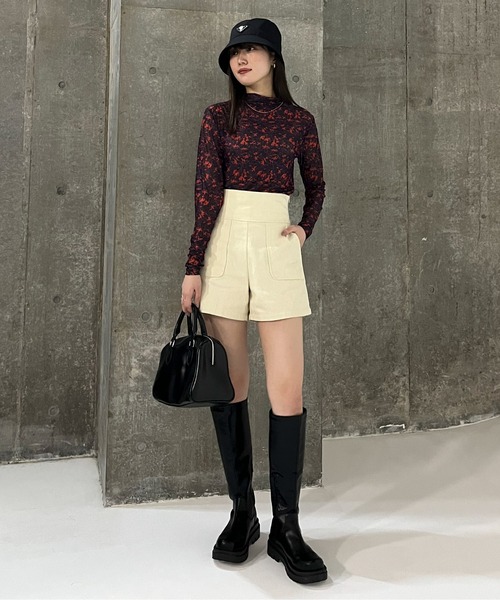 EPIMI E'PIMMY(エピミエピミー)の「ハイネックフラワーシアートップス(Tシャツ/カットソー・レディース・ネイビー/ベージュ/ブラック・MEDIUM)」の11枚目の写真