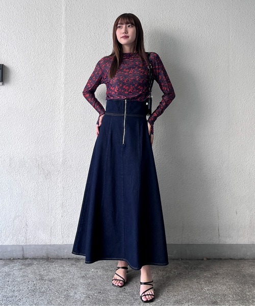 EPIMI E'PIMMY(エピミエピミー)の「ハイネックフラワーシアートップス(Tシャツ/カットソー・レディース・ネイビー/ベージュ/ブラック・MEDIUM)」の13枚目の写真