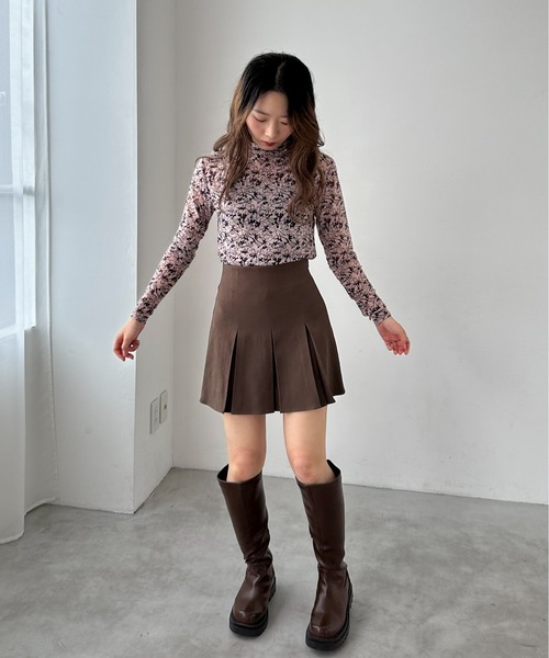 EPIMI E'PIMMY(エピミエピミー)の「ハイネックフラワーシアートップス(Tシャツ/カットソー・レディース・ネイビー/ベージュ/ブラック・MEDIUM)」の14枚目の写真