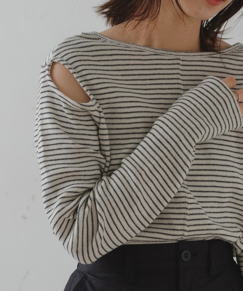 Kastane（カスタネ）の「【2023SSカタログ掲載アイテム】アームスリットプルオーバー（Tシャツ/カットソー・レディース・ブラック/オフホワイト/ブルー/ホワイト系その他・FREE）」の22枚目の写真