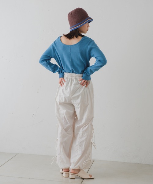 Kastane（カスタネ）の「【2023SSカタログ掲載アイテム】アームスリットプルオーバー（Tシャツ/カットソー・レディース・ブラック/オフホワイト/ブルー/ホワイト系その他・FREE）」の7枚目の写真