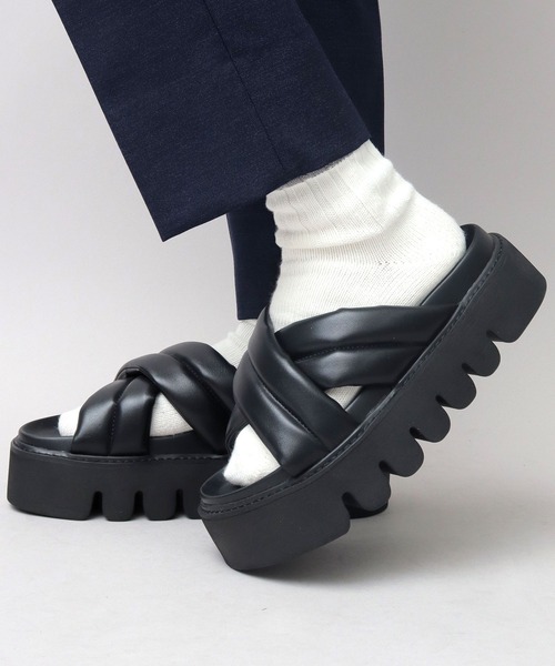 glabella（グラベラ）の「超厚底 パデッド クロスバンド サンダル / ハイソール レザーサンダル（サンダル・メンズ・ブラック・S/M/L）」の2枚目の写真