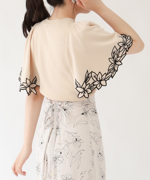 ASTORIA ODIER（アストリアオディール）の「袖刺繍フレアニット（ニット/セーター・レディース・アイボリー/ホワイト×ブラック/ブラック×ホワイト/ブラック/ピンク/ブラウン/モカ/グリーン・MEDIUM）」の20枚目の写真