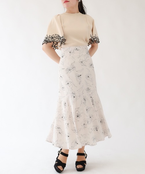 ASTORIA ODIER（アストリアオディール）の「袖刺繍フレアニット（ニット/セーター・レディース・アイボリー/ホワイト×ブラック/ブラック×ホワイト/ブラック/ピンク/ブラウン/モカ/グリーン・MEDIUM）」の14枚目の写真