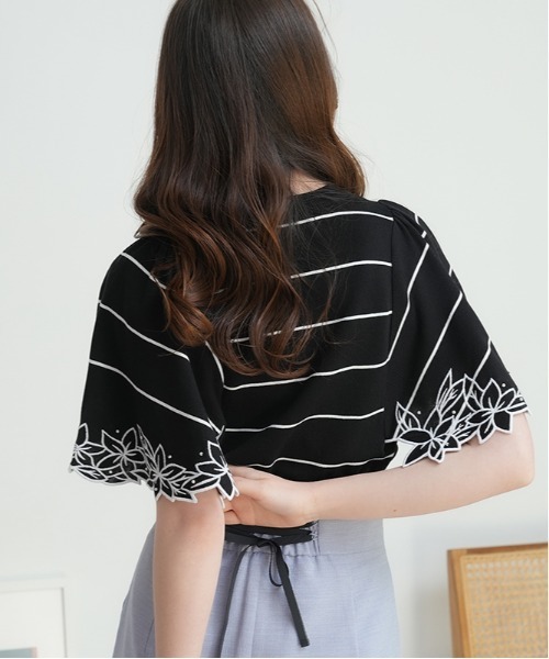 ASTORIA ODIER（アストリアオディール）の「袖刺繍フレアニット（ニット/セーター・レディース・アイボリー/ホワイト×ブラック/ブラック×ホワイト/ブラック/ピンク/ブラウン/モカ/グリーン・MEDIUM）」の10枚目の写真