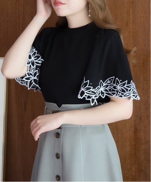 ASTORIA ODIER（アストリアオディール）の「袖刺繍フレアニット（ニット/セーター・レディース・アイボリー/ホワイト×ブラック/ブラック×ホワイト/ブラック/ピンク/ブラウン/モカ/グリーン・MEDIUM）」の15枚目の写真