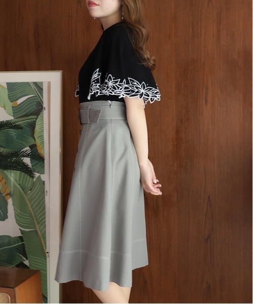 ASTORIA ODIER（アストリアオディール）の「袖刺繍フレアニット（ニット/セーター・レディース・アイボリー/ホワイト×ブラック/ブラック×ホワイト/ブラック/ピンク/ブラウン/モカ/グリーン・MEDIUM）」の22枚目の写真