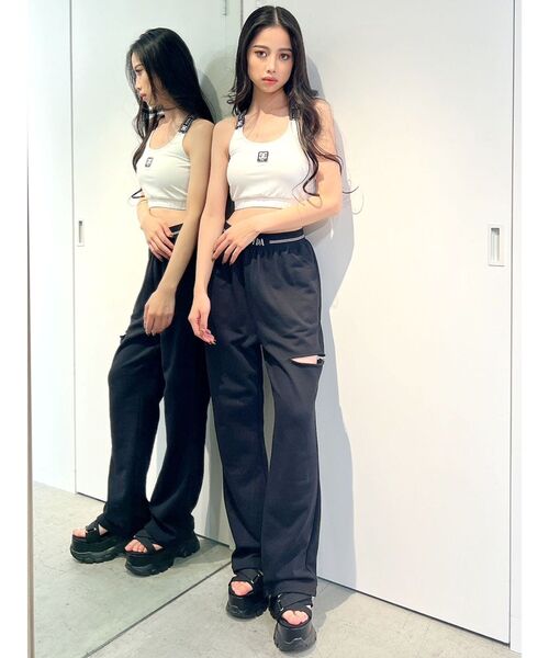 GYDA(ジェイダ)の「GYDA×DC LOGOテープBACKクロス ビスチェ(タンクトップ・レディース・オフホワイト/ブラック・FREE)」の9枚目の写真