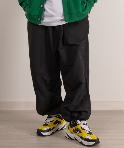 SlashDate(スラッシュデイト)の「ワイドシルエットナイロンカラースノーパンツ/ミリタリーパンツ/パラシュートパンツ/ストリート/ユニセックス(カーゴパンツ・メンズ・グリーン/パープル/ベージュ/イエロー/オレンジ/ブラック/オリーブ/チャコールグレー/オフホワイト・S/M/L)」の16枚目の写真