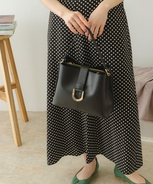 URBAN RESEARCH（アーバンリサーチ）の「リング付2WAYバッグ（ショルダーバッグ・レディース・ライトグレー/ブラック/ブラウン系その他・ONE）」の4枚目の写真