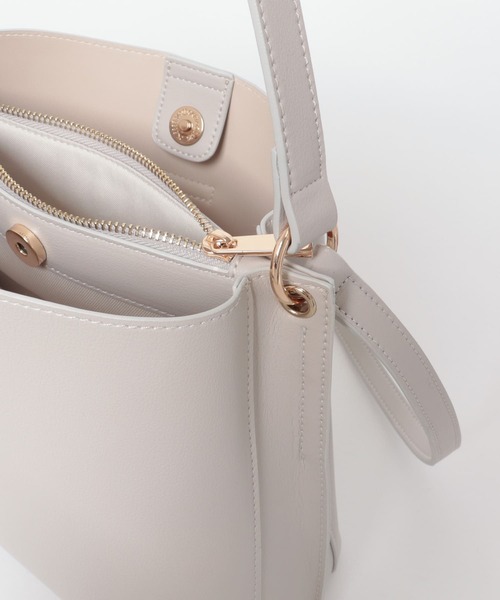 URBAN RESEARCH（アーバンリサーチ）の「リング付2WAYバッグ（ショルダーバッグ・レディース・ライトグレー/ブラック/ブラウン系その他・ONE）」の16枚目の写真
