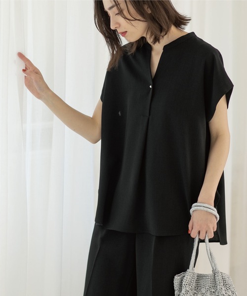 OPAQUE.CLIP(オペークドットクリップ)の「◆≪エマール検証済 洗える≫セットアップ対応 パールボタン スキッパーブラウス【洗濯機洗い可/イージーケア/ストレッチ】(シャツ/ブラウス・レディース・オフホワイト/ブラウン系その他5/ベビーピンク/ブラック/ライトグレー/レンガ/ライトブルー/サンドベージュ・42/34/38/40/36)」の3枚目の写真