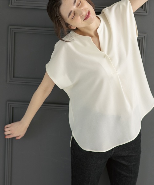 OPAQUE.CLIP(オペークドットクリップ)の「◆≪エマール検証済 洗える≫セットアップ対応 パールボタン スキッパーブラウス【洗濯機洗い可/イージーケア/ストレッチ】(シャツ/ブラウス・レディース・オフホワイト/ブラウン系その他5/ベビーピンク/ブラック/ライトグレー/レンガ/ライトブルー/サンドベージュ・42/34/38/40/36)」の11枚目の写真