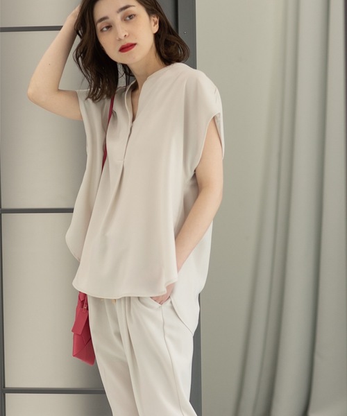 OPAQUE.CLIP(オペークドットクリップ)の「◆≪エマール検証済 洗える≫セットアップ対応 パールボタン スキッパーブラウス【洗濯機洗い可/イージーケア/ストレッチ】(シャツ/ブラウス・レディース・オフホワイト/ブラウン系その他5/ベビーピンク/ブラック/ライトグレー/レンガ/ライトブルー/サンドベージュ・42/34/38/40/36)」の21枚目の写真