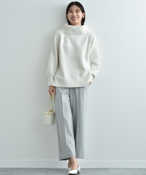 INTERPLANET（インタープラネット）の「７Ｇ天竺オフタートルプルオーバー（ニット/セーター・レディース・モカ/オフホワイト/ネイビー/チャコールグレー/ピンクベージュ・FREE）」の12枚目の写真