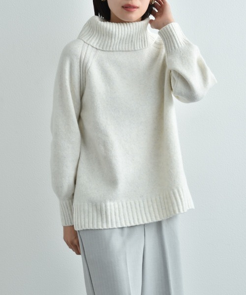 INTERPLANET（インタープラネット）の「７Ｇ天竺オフタートルプルオーバー（ニット/セーター・レディース・モカ/オフホワイト/ネイビー/チャコールグレー/ピンクベージュ・FREE）」の13枚目の写真