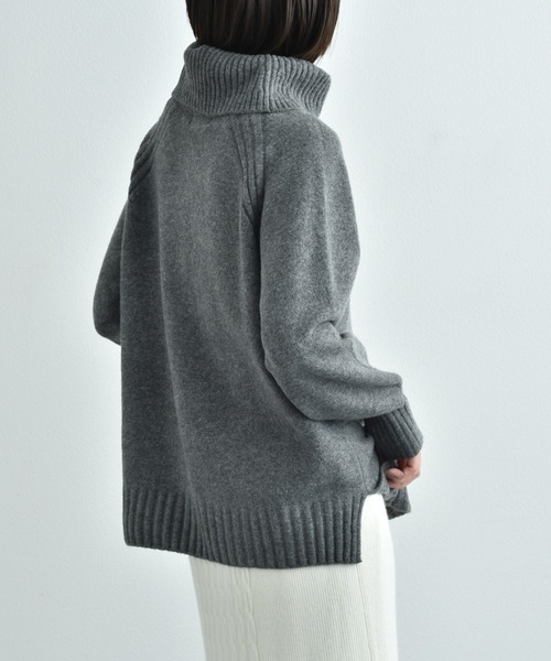 INTERPLANET（インタープラネット）の「７Ｇ天竺オフタートルプルオーバー（ニット/セーター・レディース・モカ/オフホワイト/ネイビー/チャコールグレー/ピンクベージュ・FREE）」の18枚目の写真