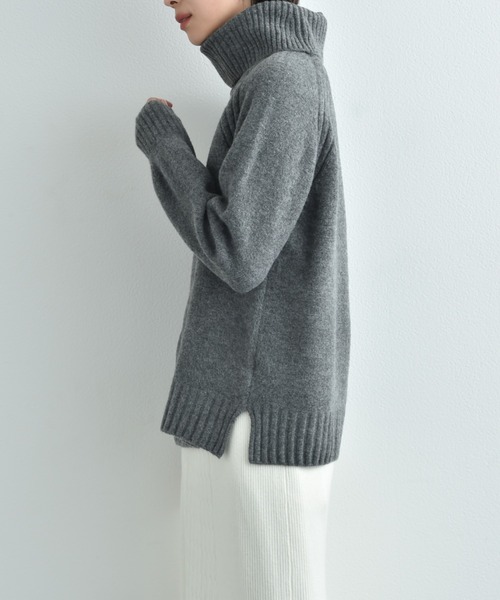 INTERPLANET（インタープラネット）の「７Ｇ天竺オフタートルプルオーバー（ニット/セーター・レディース・モカ/オフホワイト/ネイビー/チャコールグレー/ピンクベージュ・FREE）」の21枚目の写真