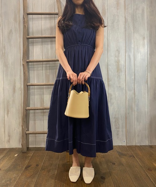 Miscere(ミスケーレ)の「☆ 配色ステッチノースリティアードワンピース W1859(ワンピース・レディース・オフホワイト/ネイビー・FREE)」の2枚目の写真