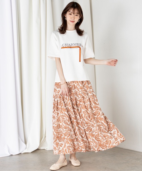 MILLION CARATS（ミリオンカラッツ）の「春夏らしい鮮やかなボタニカル柄が魅力の二段ティアードスカート（スカート・レディース・オレンジ/サックスブルー/ネイビー・FREE）」の7枚目の写真