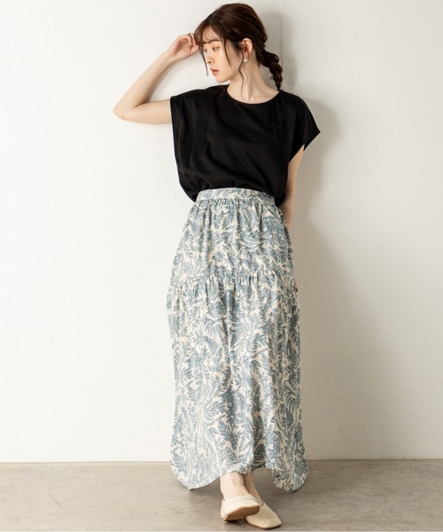 MILLION CARATS（ミリオンカラッツ）の「春夏らしい鮮やかなボタニカル柄が魅力の二段ティアードスカート（スカート・レディース・オレンジ/サックスブルー/ネイビー・FREE）」の17枚目の写真