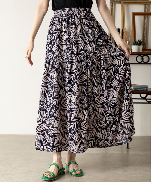 MILLION CARATS（ミリオンカラッツ）の「春夏らしい鮮やかなボタニカル柄が魅力の二段ティアードスカート（スカート・レディース・オレンジ/サックスブルー/ネイビー・FREE）」の20枚目の写真