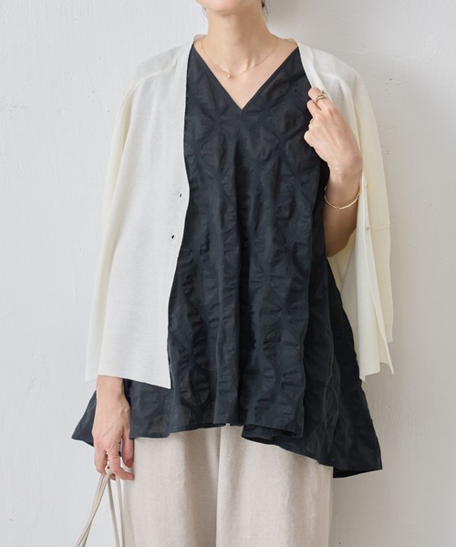 【新品タグ付】BEARDSLEY ビアズリードットリップルノースリーブブラウス白 新品タグ付】BEARDSLEY ビアズリードットリップルノースリーブ