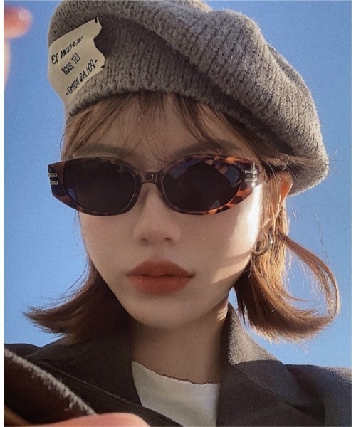 Ritzy（リッツィー）の「キャッツアイサングラス（サングラス・レディース・グレー系/ブラウン系/グリーン系/ホワイト/ブラック/ベージュ/その他・FREE）」の2枚目の写真