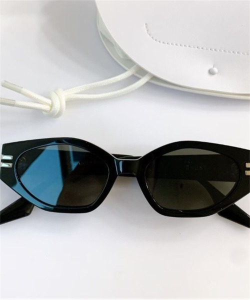 Ritzy（リッツィー）の「キャッツアイサングラス（サングラス・レディース・グレー系/ブラウン系/グリーン系/ホワイト/ブラック/ベージュ/その他・FREE）」の17枚目の写真