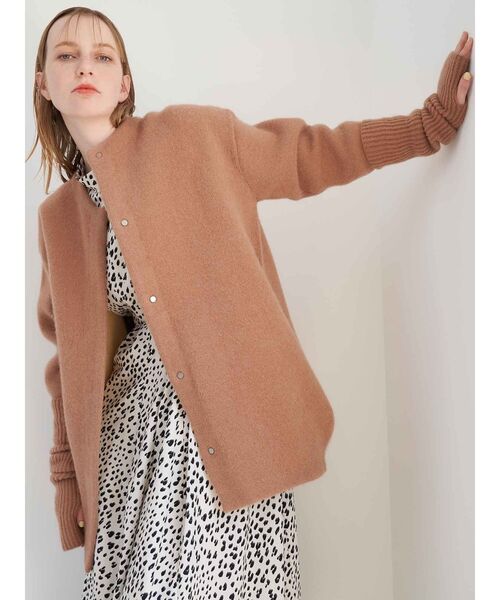 ELENDEEK(エレンディーク)の「CNラクーンミックスWカーディガン(ノーカラージャケット・レディース・ラベンダー/ベージュ/ピンク/キャメル/ブラック/アイボリー/ブルー・01/02)」の20枚目の写真