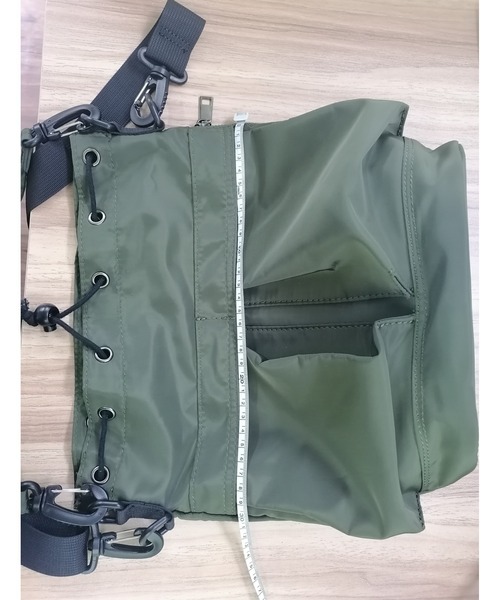 LA VORAGINE(ラ ヴォラジネ)の「バケツ型ショルダーバッグ 超軽量ナイロンカンバス2 way+マルチカラー+男女兼用(ショルダーバッグ・レディース・アイボリー/カーキ/ベージュ/ブラック・FREE)」の14枚目の写真