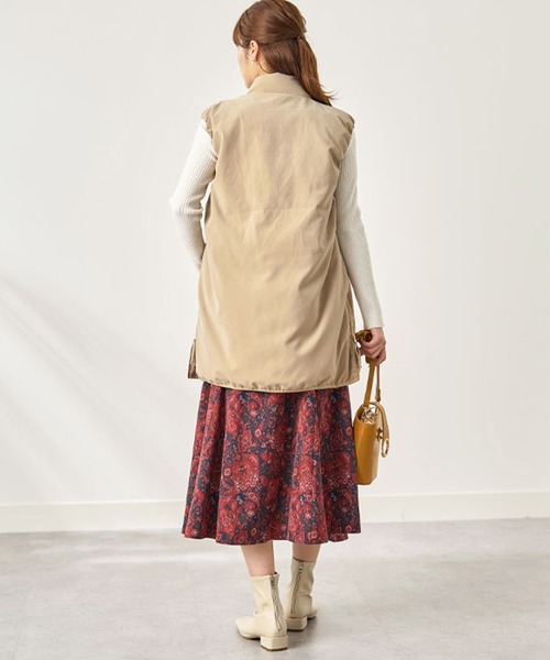 BELLUNA（ベルーナ）の「スタンド衿デザインノンキルト中わたベスト（ベスト・レディース・ブラック/カーキ/ライトベージュ・LARGE/MEDIUM/X-LARGE）」の7枚目の写真