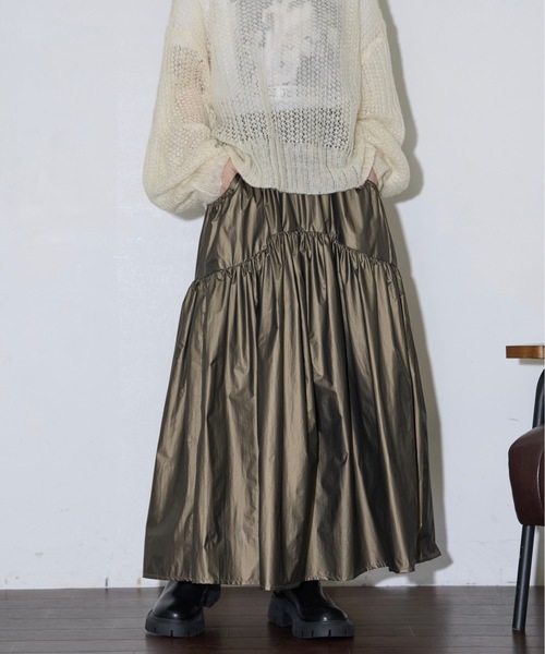 THE YOn（ザヨン）の「メタリックギャザーフレアスカート（スカート・レディース・カーキブラウン/シルバー/ブラック・FREE）」の3枚目の写真