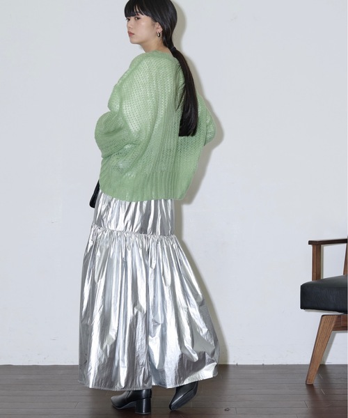 メタリックフレアスカート Lionn シルバーサイズ⓪ THE YOn（ザヨン）の「メタリックギャザーフレアスカート
