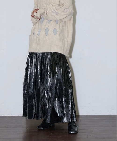 THE YOn（ザヨン）の「メタリックギャザーフレアスカート