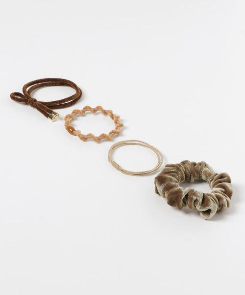 SMELLY(スメリー)の「ベロアゴムセット(ヘアゴム・レディース・ブラック系その他/ベージュ系その他・-)」の8枚目の写真