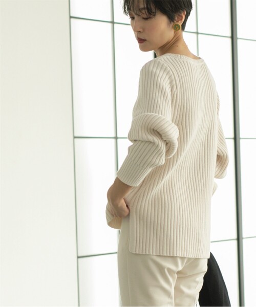 OPAQUE.CLIP（オペークドットクリップ）の「◆ローゲージリブボリュームスリーブニット【洗濯機洗い可】（ニット/セーター・レディース・ピンク系/ホワイト系その他3/オフホワイト/サンドベージュ・36/38/40/42）」の8枚目の写真