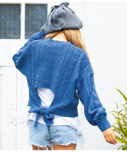 anap mimpi（アナップミンピ）の「バックオープンウエストリボンケーブルニットトップス（ニット/セーター・レディース・ブルー/ベージュ系その他/ブラウン・FREE）」の3枚目の写真