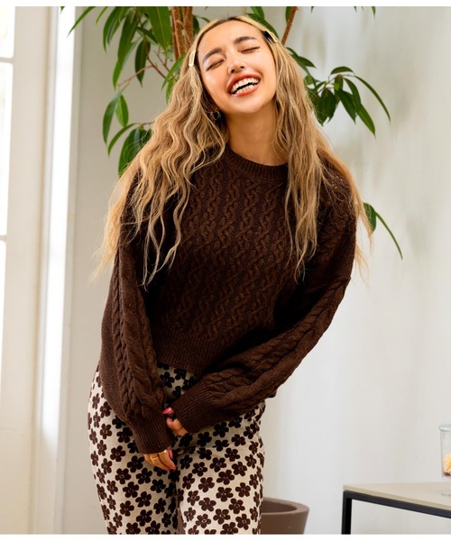 anap mimpi（アナップミンピ）の「バックオープンウエストリボンケーブルニットトップス（ニット/セーター・レディース・ブルー/ベージュ系その他/ブラウン・FREE）」の5枚目の写真