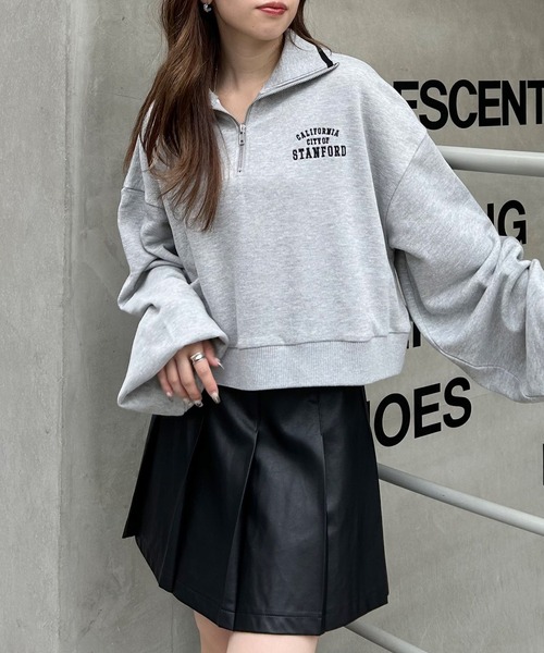 INGNI（イング）の「ハーフジップ胸ロゴライン配色ショートトップス（スウェット・レディース・ブラック/グレー/オートミール/グリーン・M）」の17枚目の写真