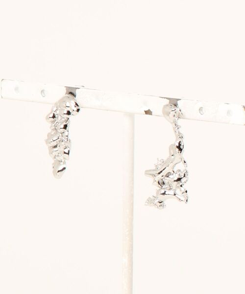 misto accessories（ミストアクセサリーズ）の「Lava アシンメトリーメタルピアス（ピアス（両耳用）・レディース・ゴールド/シルバー・FREE）」の4枚目の写真