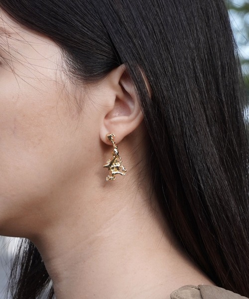 misto accessories（ミストアクセサリーズ）の「Lava アシンメトリーメタルピアス（ピアス（両耳用）・レディース・ゴールド/シルバー・FREE）」の7枚目の写真