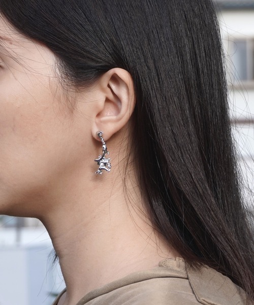 misto accessories（ミストアクセサリーズ）の「Lava アシンメトリーメタルピアス（ピアス（両耳用）・レディース・ゴールド/シルバー・FREE）」の9枚目の写真
