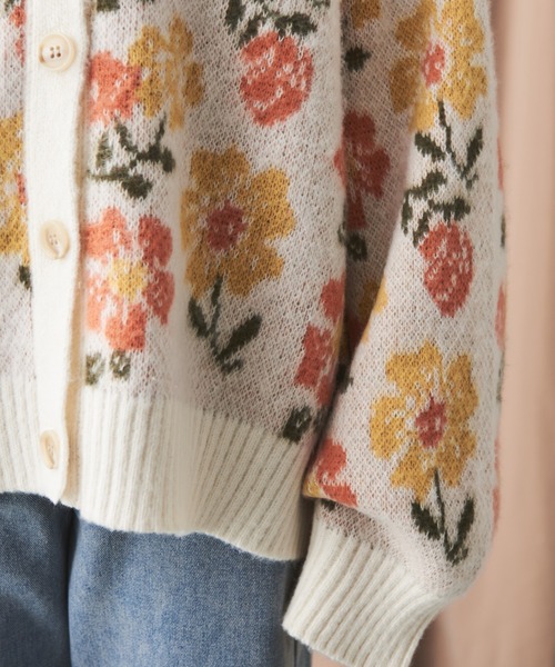 MERLOT（メルロー）の「フラワーカーディガン（ニット/セーター・レディース・イエロー/ブルー・FREE）」の8枚目の写真