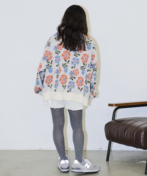 MERLOT（メルロー）の「フラワーカーディガン（ニット/セーター・レディース・イエロー/ブルー・FREE）」の20枚目の写真