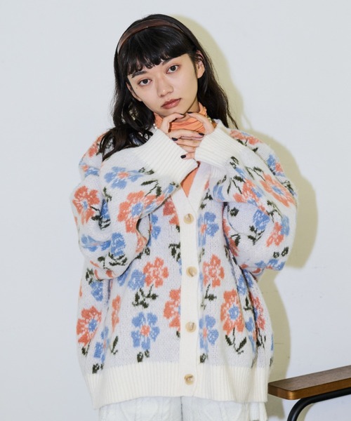 MERLOT（メルロー）の「フラワーカーディガン（ニット/セーター・レディース・イエロー/ブルー・FREE）」の15枚目の写真