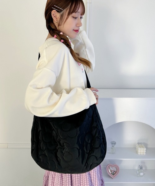 Loueme(ルエム)の「フラワーキルティングショルダーバッグ(ショルダーバッグ・レディース・ピンク/アイボリー/ブラック・FREE)」の12枚目の写真